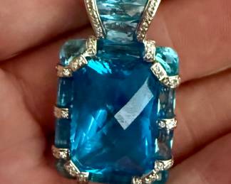Unbelievable PALM BEACH JEWELER huge blue topaz and diamond pendant in 18k white gold featuring cross cut, fitted stones!