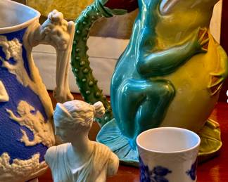 Occupied Japan Majolica 1910-20 frog pitcher in MINT CONDTION