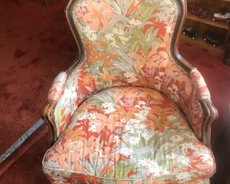 Wood trimmed chair!