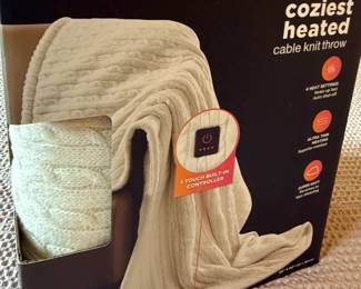 Brookstone heated blanket (new)