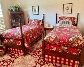 Vintage twin 4-post spool beds