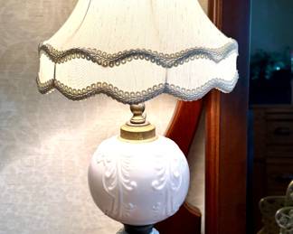 Vintage milk glass lamp (1 of 2)