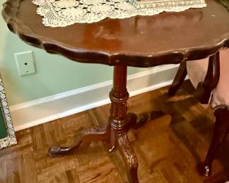 MCM piecrust table