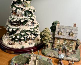 Thomas Kincade "Village Christmas" Musical Illuminated Tabletop Tree from the Bradford Exchange (#D5681) with "Lamplight Bridge"/"Stonebrooke Inn" and Hawthorne Village figurines