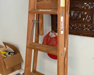 Wood Step Ladder
