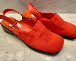 Cervelle Size 7 1/2 Orange Ladies Shoes