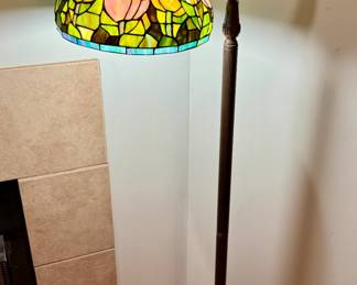 Tiffany Style Pendulum Floor Lamp