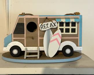 Relax Surf Van Statue
