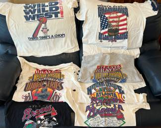 VIntage Atlanta Braves T-Shirts and Sweatshirt