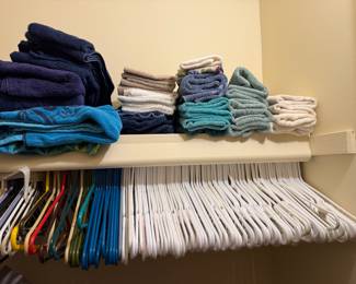 Hangers, linens
