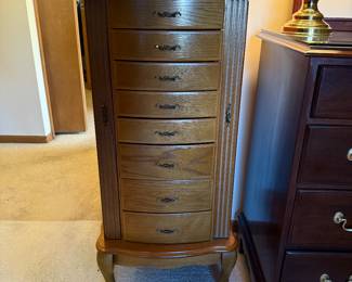 Jewelry chest