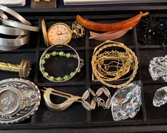 Bracelets, Belt buckle