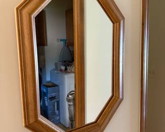 Wall mirror