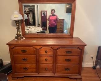 dresser with mirror 