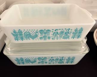 Vintage Pyrex Amish Butter Print 1.5 Qt. Dish With Lid #0503