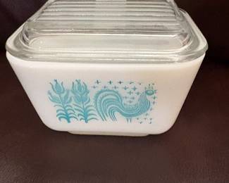 Vintage Pyrex Amish Butter Print with Lid