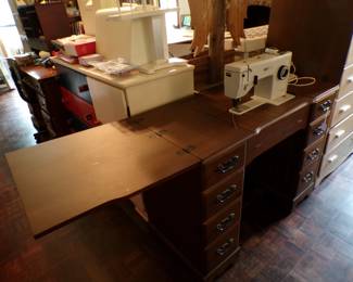 Pfaff Sewing Machine in Cabinet