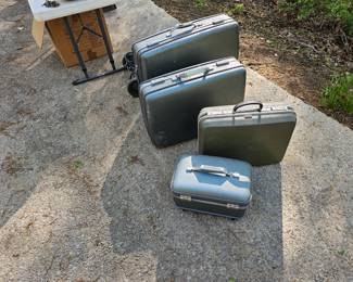 Vintage American Tourist luggage