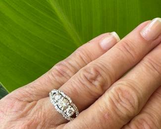 #168- $1000 Vintage 1ct white gold ring, 14kt gold, 5.9gr. size 7