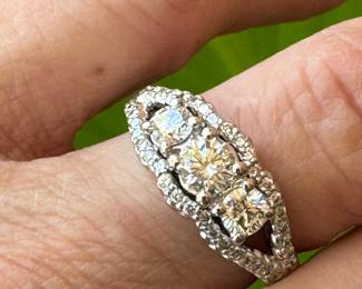 #168- $1000 Vintage 1ct white gold ring, 14kt gold, 5.9gr. size 7