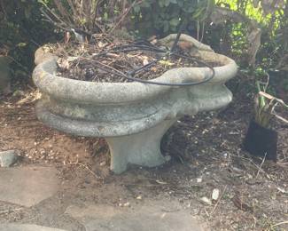 169 60.00 Concrete Planter w/ 3 Curved Corners