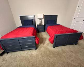 $250/ea Rooms To Go Twin