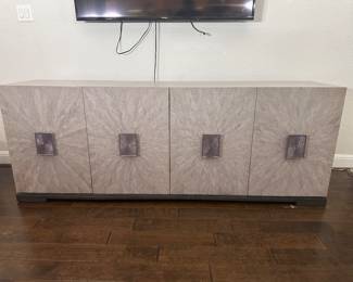 $800
Bernhardt Console
86Wx32Hx19D