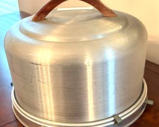 Vintage MCM Brushed Aluminum 
Lever Lock Cake Carrier