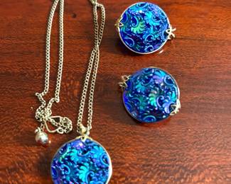 Castlecraft Miss Tahiti  Necklace and Earrings/Slide-on Gold Filled Wire Wrapped Blue Molded Iridescent Czech Glass/Hillcraft Jewelry/Swirls of Foliage
