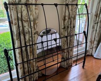 Queen Metal Bedframe/Headboard/Footboard