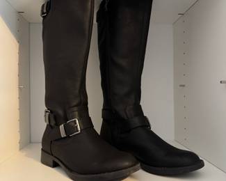 Full closet to browse!