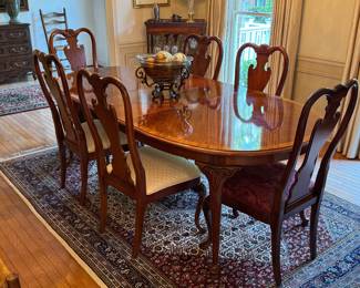 Thomasville Dining Room Set with 6 Chairs