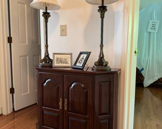 Classic Entry Way Cabinet, Buffet Lamps, Small Decorative Artwork