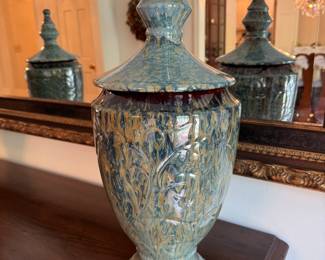 Gorgeous Decorative Urn / Vase