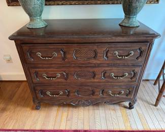Beautiful entryway drawers!