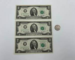 Sequential $2 Dollar Bills Series 1976 12430542-44 (3)