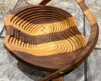 Wood collapsible bowl