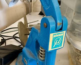 Mikron grommet hand press