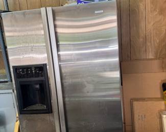 Nice French door refrigerator- works great!