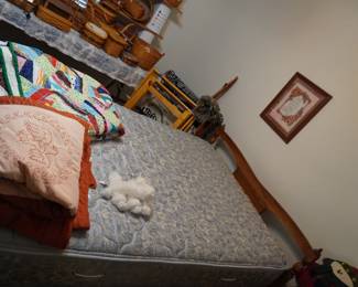 bed, quilt rack, quilt frame