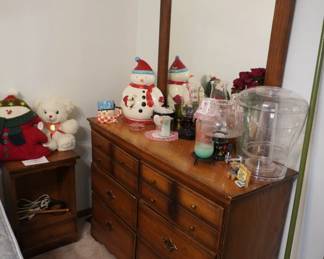 dresser with mirror, drink dispensers