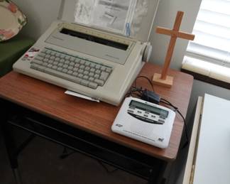 typewriter, table