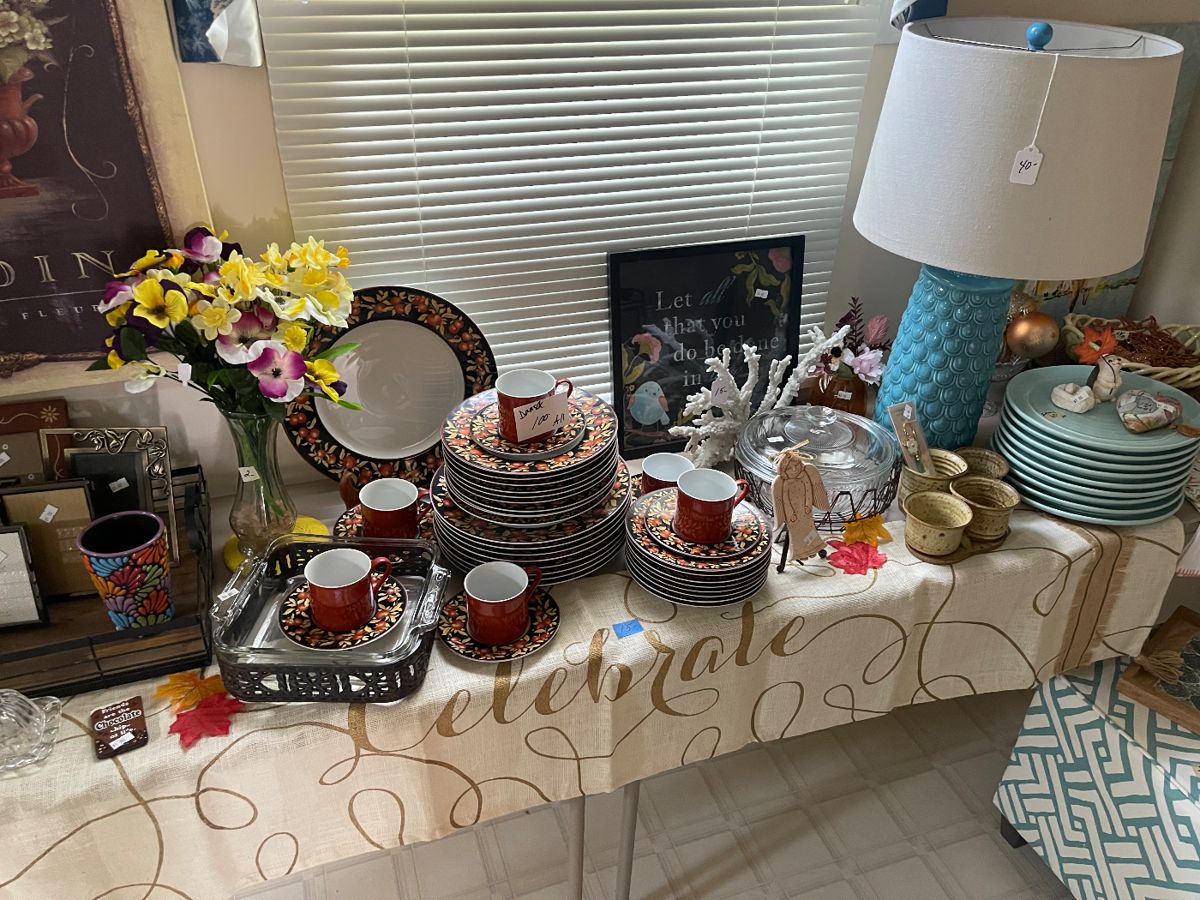 1833 Manor Court in Kingsport TN starts on 4/3/2025