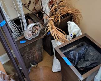 Planters, metal