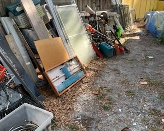 Scrapper and handyman side yard - make an offer
