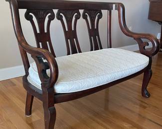 Deco Living Room Loveseat