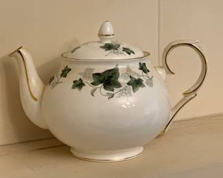 IVY DUCHESS TEAPOT
