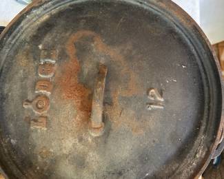 Lodge Cast Iron pot with lid