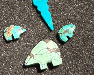 Zuni Tribe Style Turquoise Polar Bear Fetish Figurines and Arrowhead