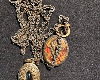 Vintage lockets/pendants